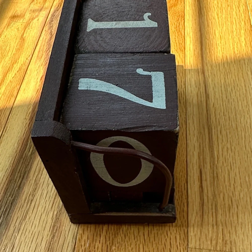 Elegant Wooden Date Block Calendar - Dark reddish Brown